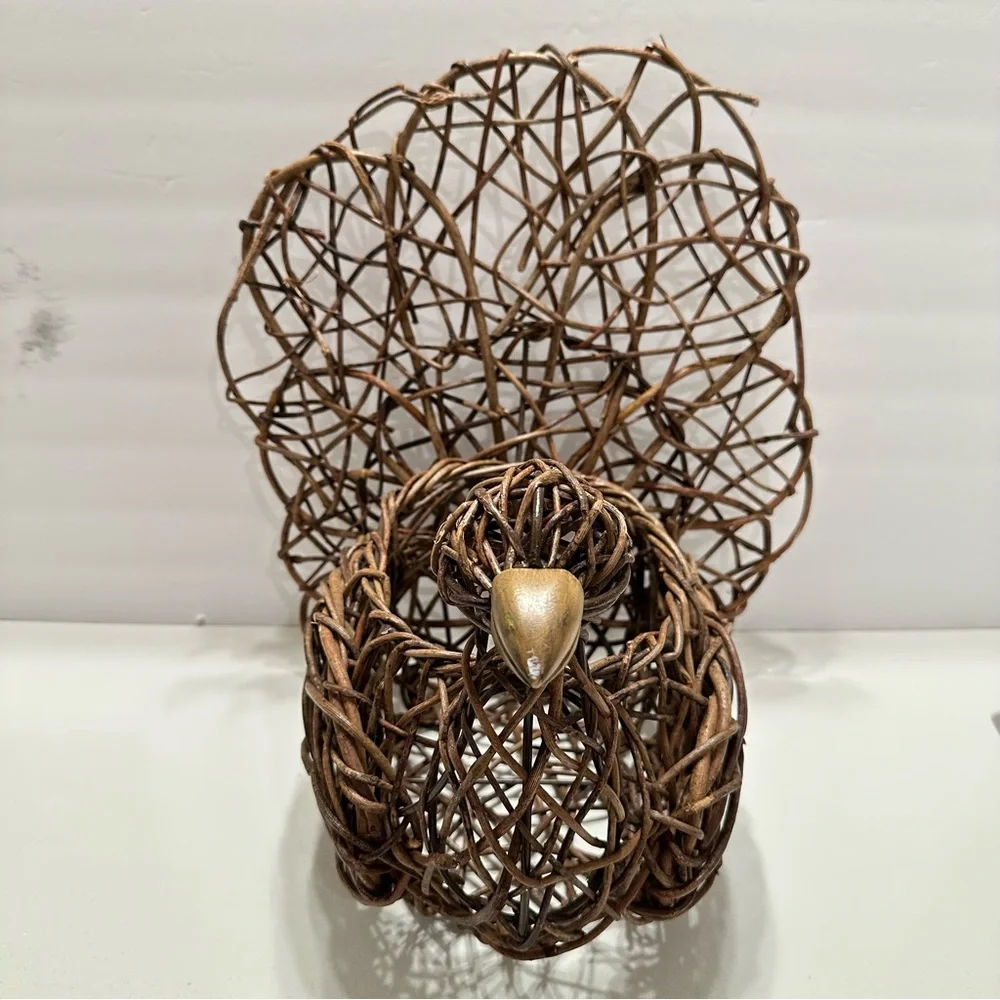 Woven Rattan Bird Turkey Basket Large Holiday Farmhouse‎ Farm Ranch